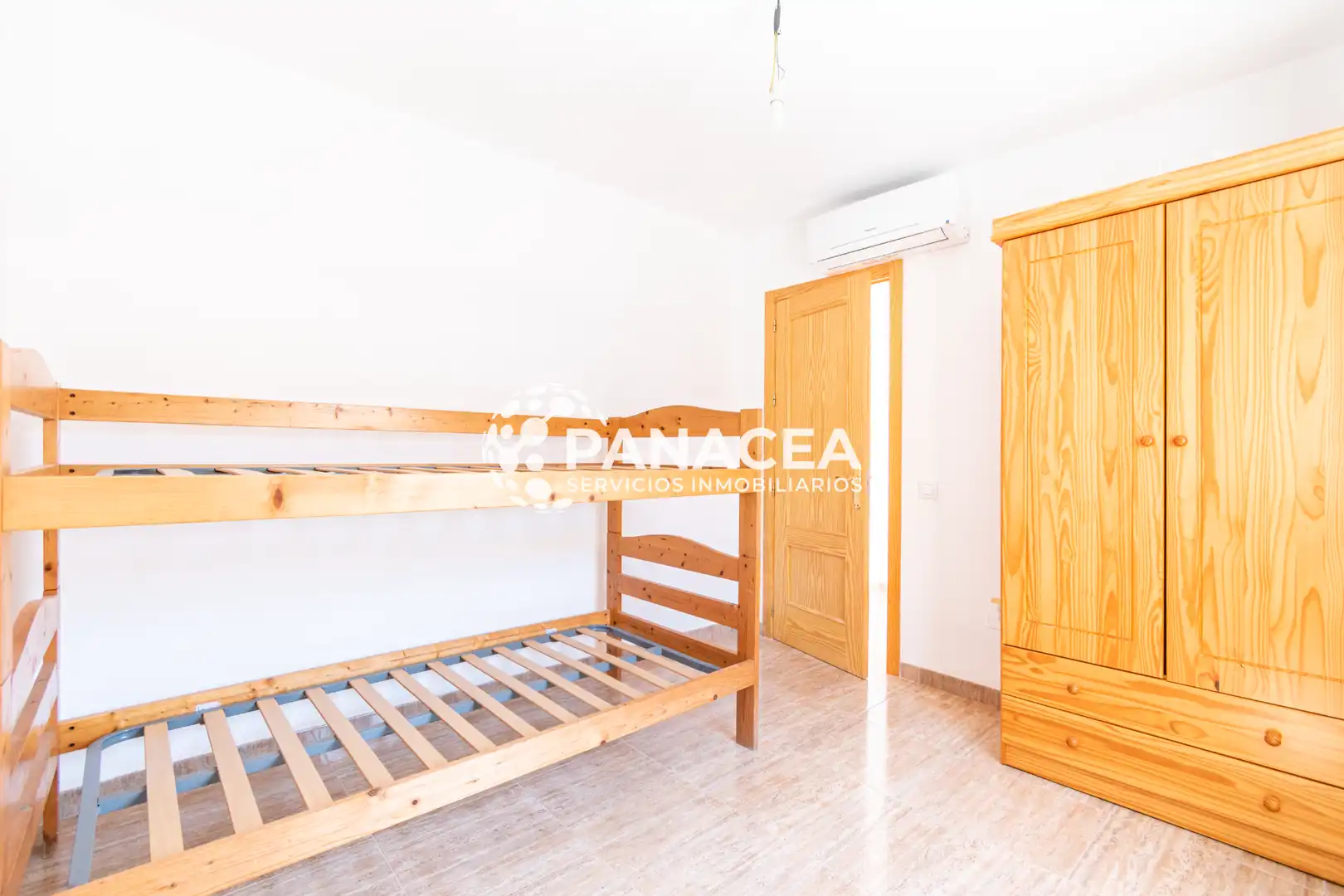 Haus oder Chalet zum Verkauf in Vícar mit Möbliert