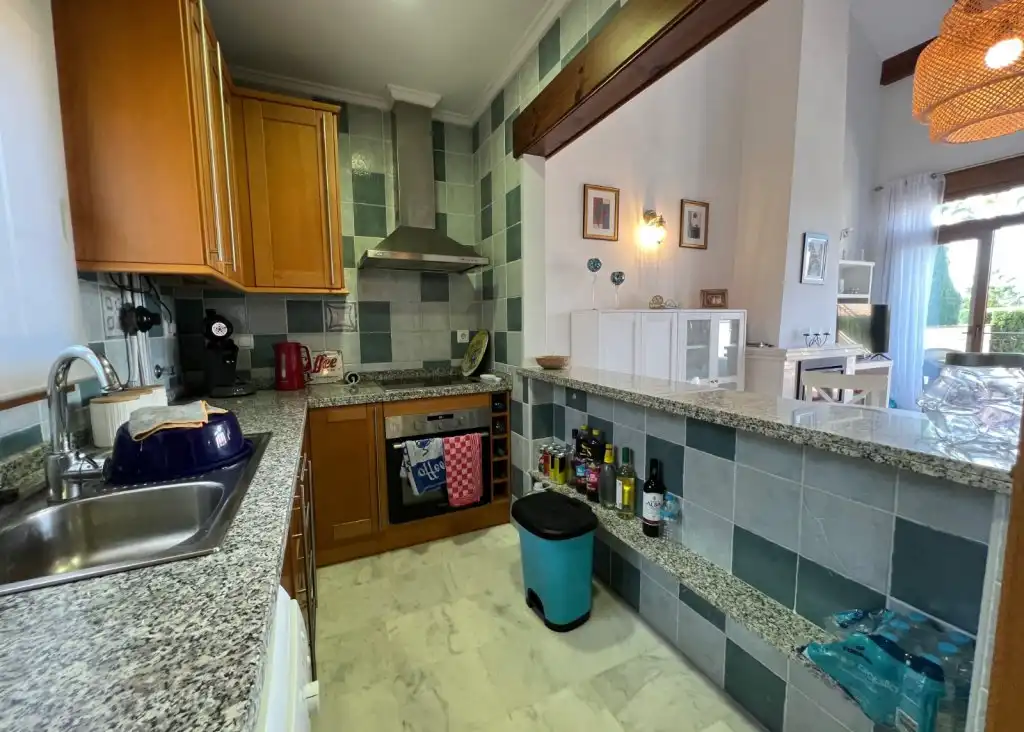 Cuina de Casa o xalet en venda en Alicante / Alacant amb Aire condicionat, Calefacció i Jardí privat