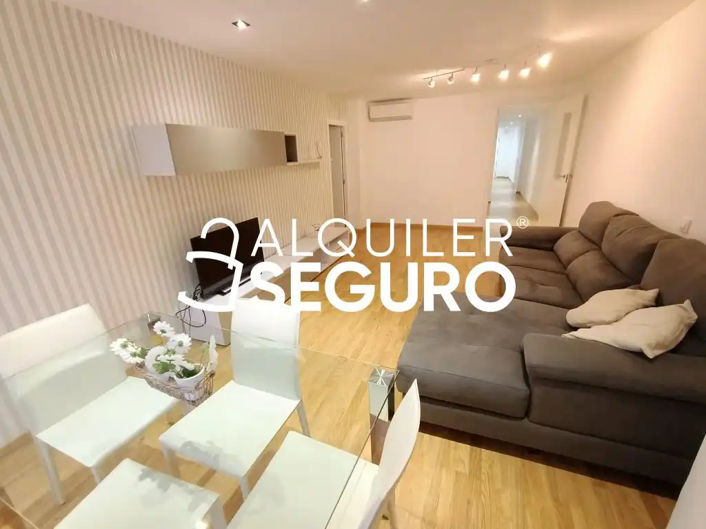Piso de alquiler en Alfonso El Sabio, Barrio del Centro