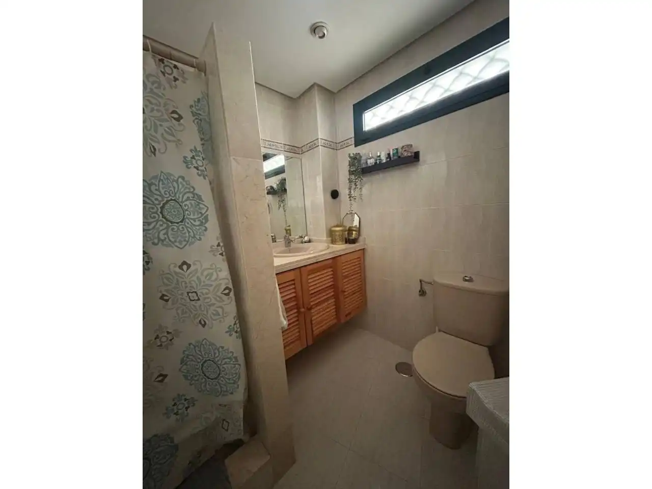 Baño de Apartamento de alquiler en Benalmádena con Aire acondicionado, Calefacción y Terraza
