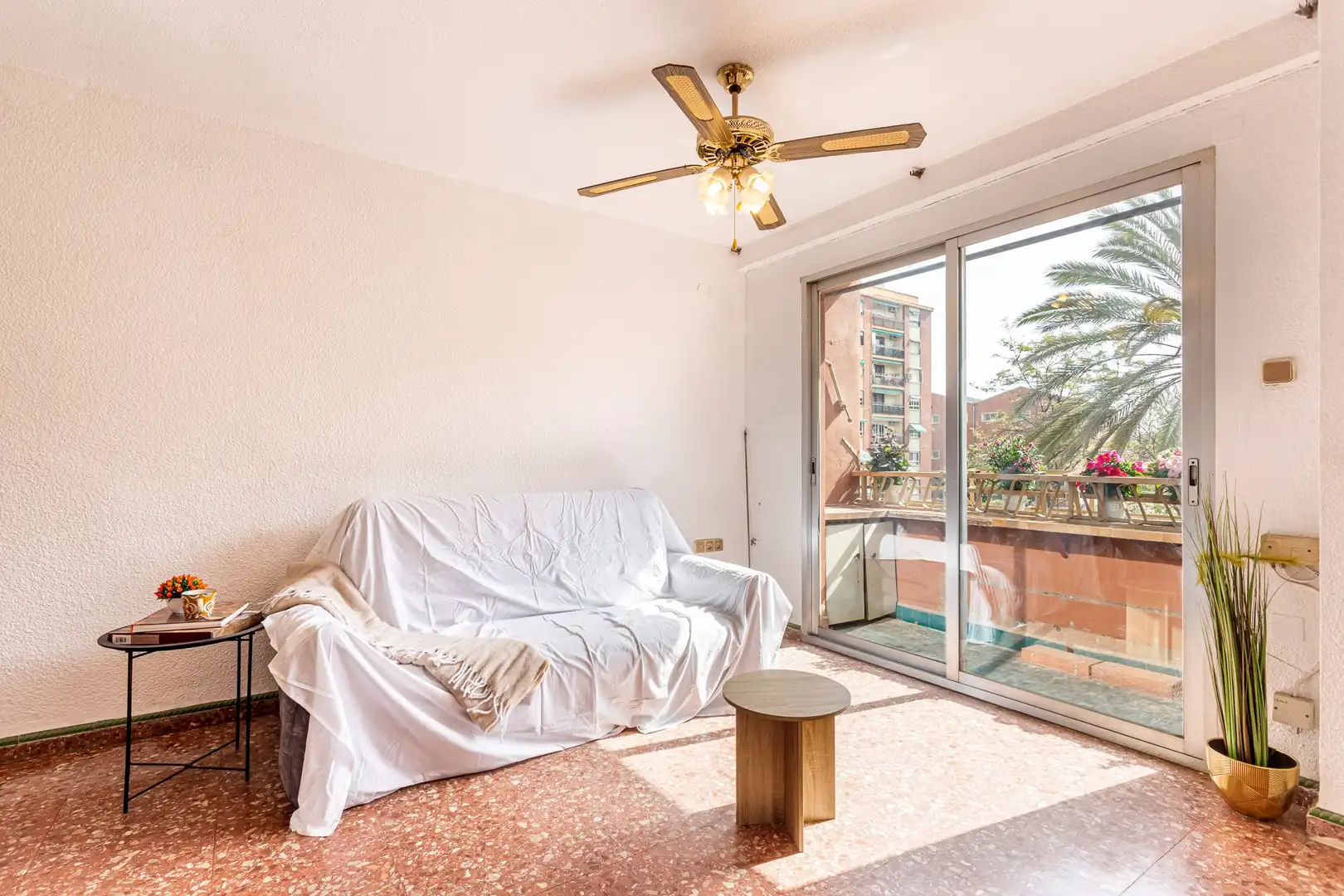 Sala d'estar de Pis en venda en  Valencia Capital amb Balcó