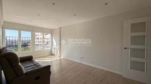 Foto 3 de Piso de alquiler en Peñagrande, Madrid Capital
