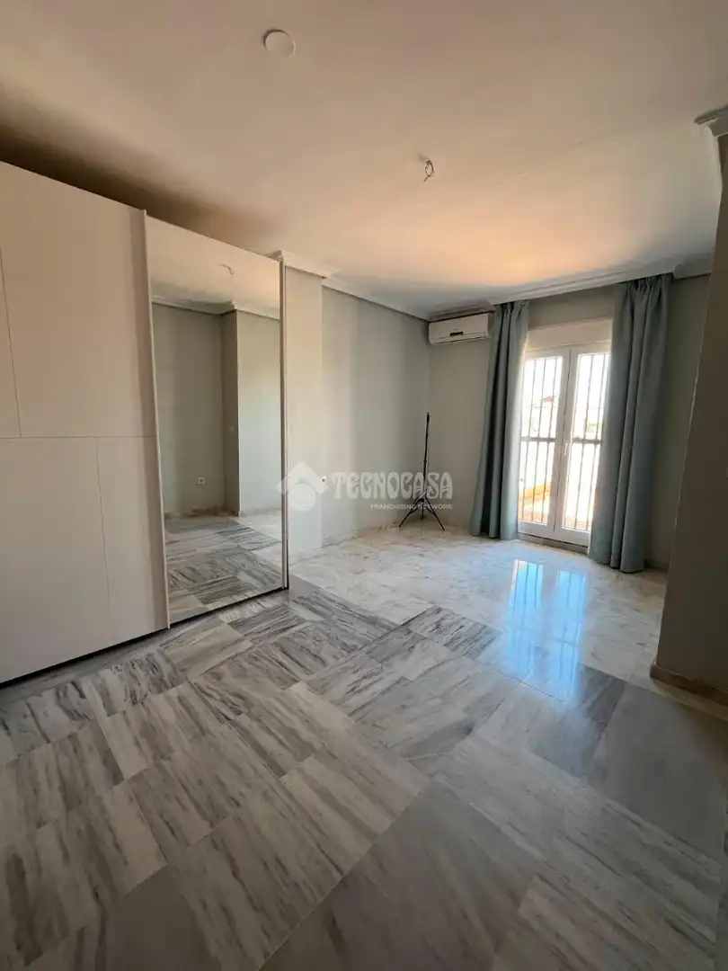 Habitación de Casa o chalet en venta en Alcalá de Guadaira con Aire acondicionado, Terraza y Amueblado
