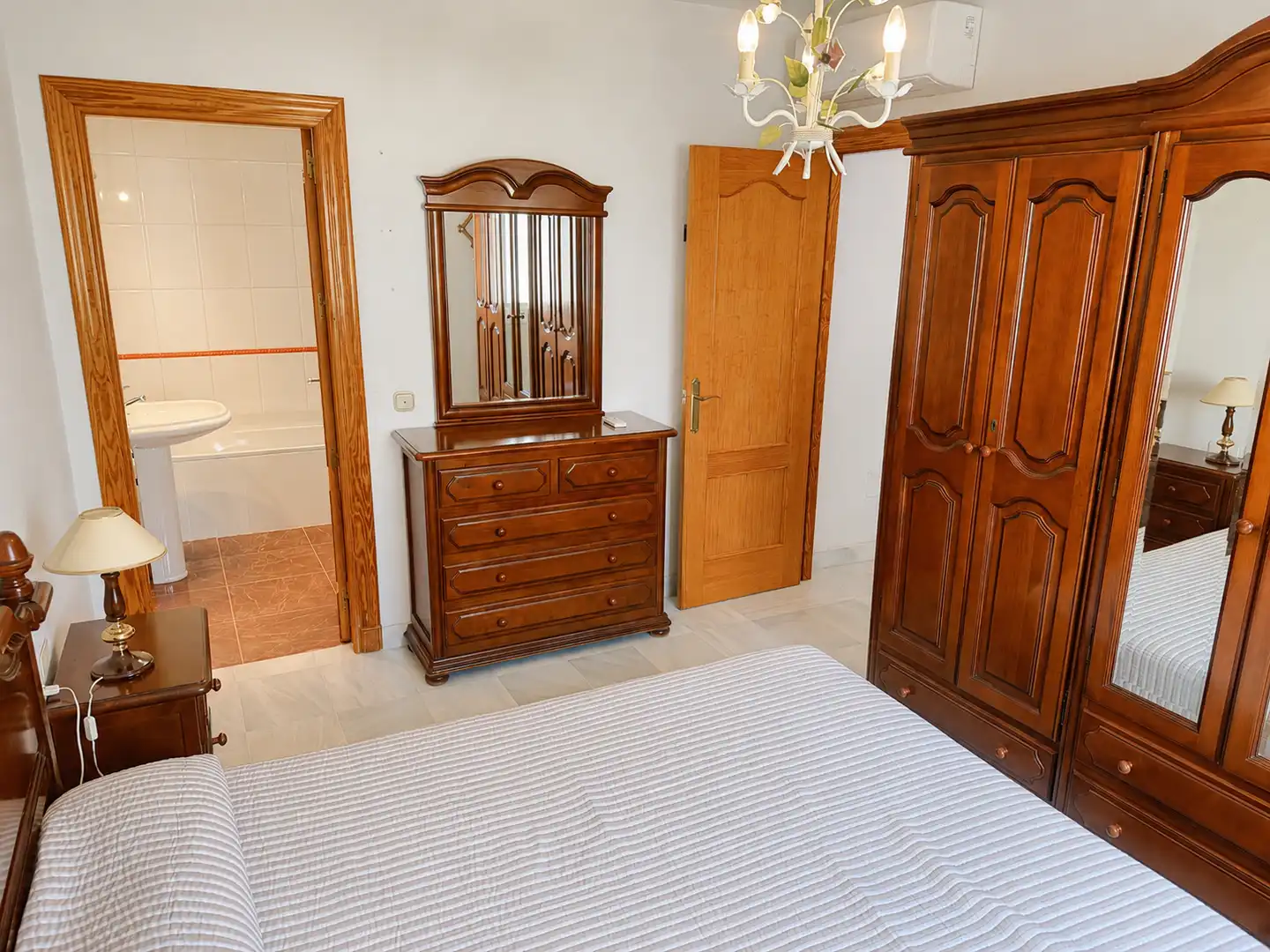 Dormitori de Casa adosada en venda en Roquetas de Mar amb Aire condicionat, Terrassa i Traster