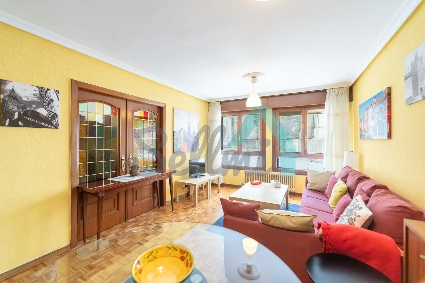 Living room of Flat for rent in Oviedo   with Heating, Parquet flooring and Terrace