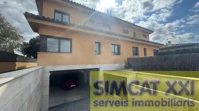 Exterior view of Houses for sale in Avinyonet de Puigventós
