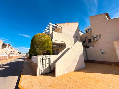 Vista exterior de Apartament en venda en Orihuela amb Piscina