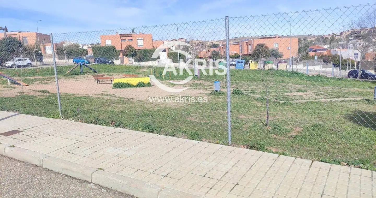 Rustikales Grundstück zum Verkauf in Pintor Fernando Zobel, imagen 2