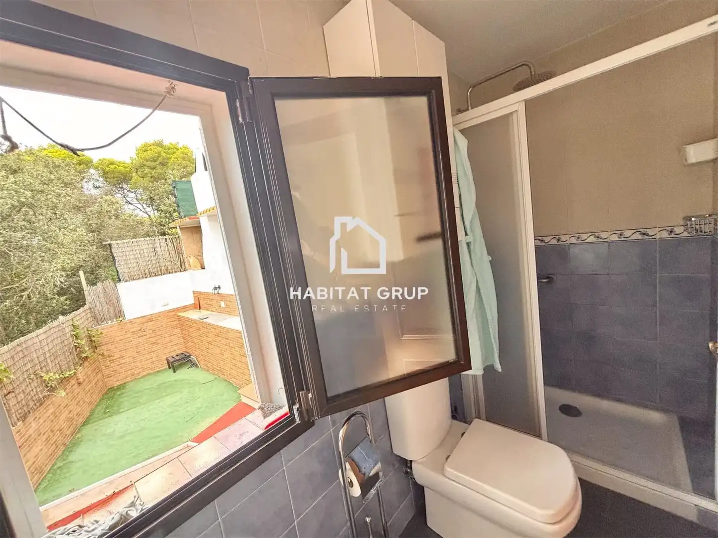 Baño de Dúplex en venta en Ciutadella de Menorca con Aire acondicionado, Calefacción y Jardín privado