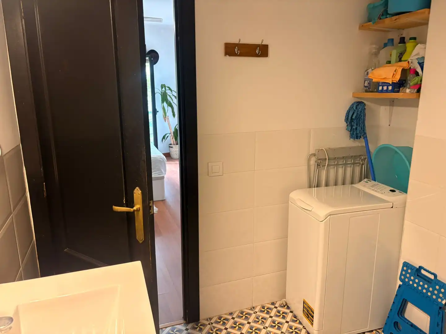 Badezimmer von Wohnung zur Miete in Madrid mit Heizung und Balkon