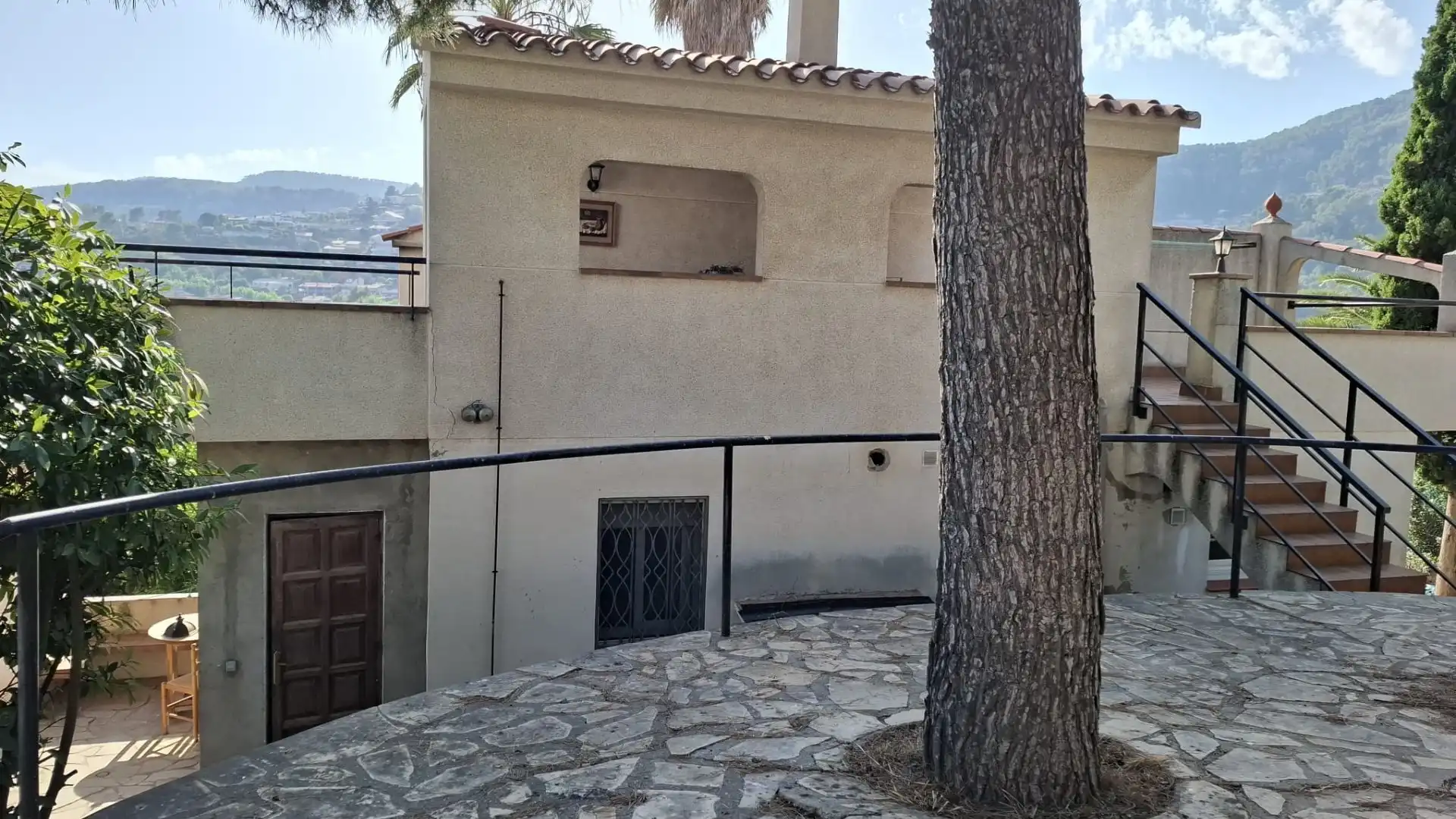 Vista exterior de Casa o xalet en venda en Vallirana amb Calefacció, Terrassa i Traster
