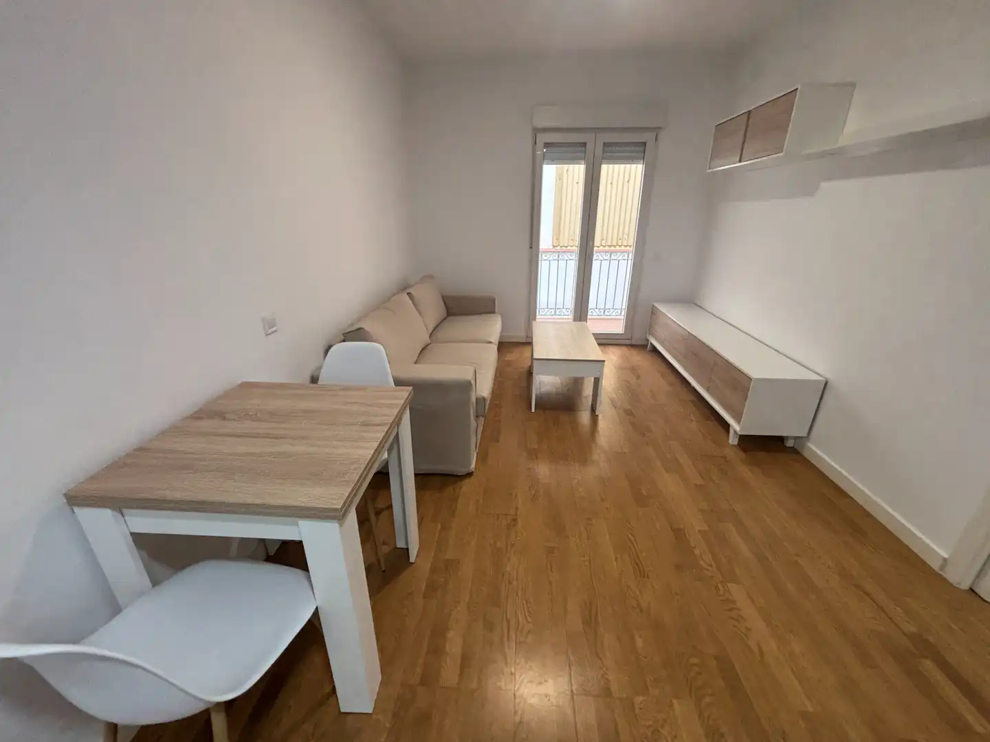 Sala de estar de Apartamento de alquiler en Lleida con Aire acondicionado, Calefacción y Parquet