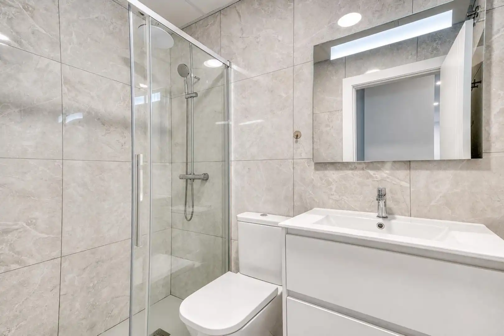Apartament amb terrassa de lloguer a Puerto Deportivo, imagen 18