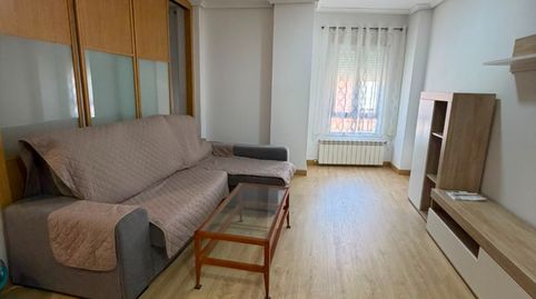Foto 2 de Apartamento de alquiler en Calle Rosalía de Castro, Puerta de Toledo - Atalaya, Ciudad Real Capital