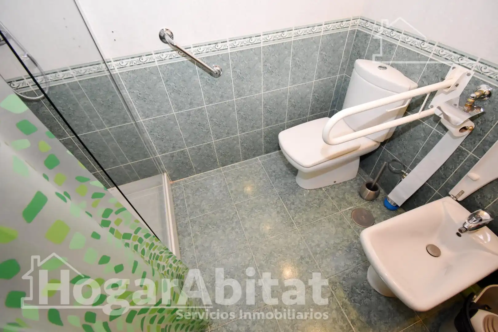 Bathroom of Flat for sale in Castellón de la Plana / Castelló de la Plana  with Heating, Storage room and Balcony