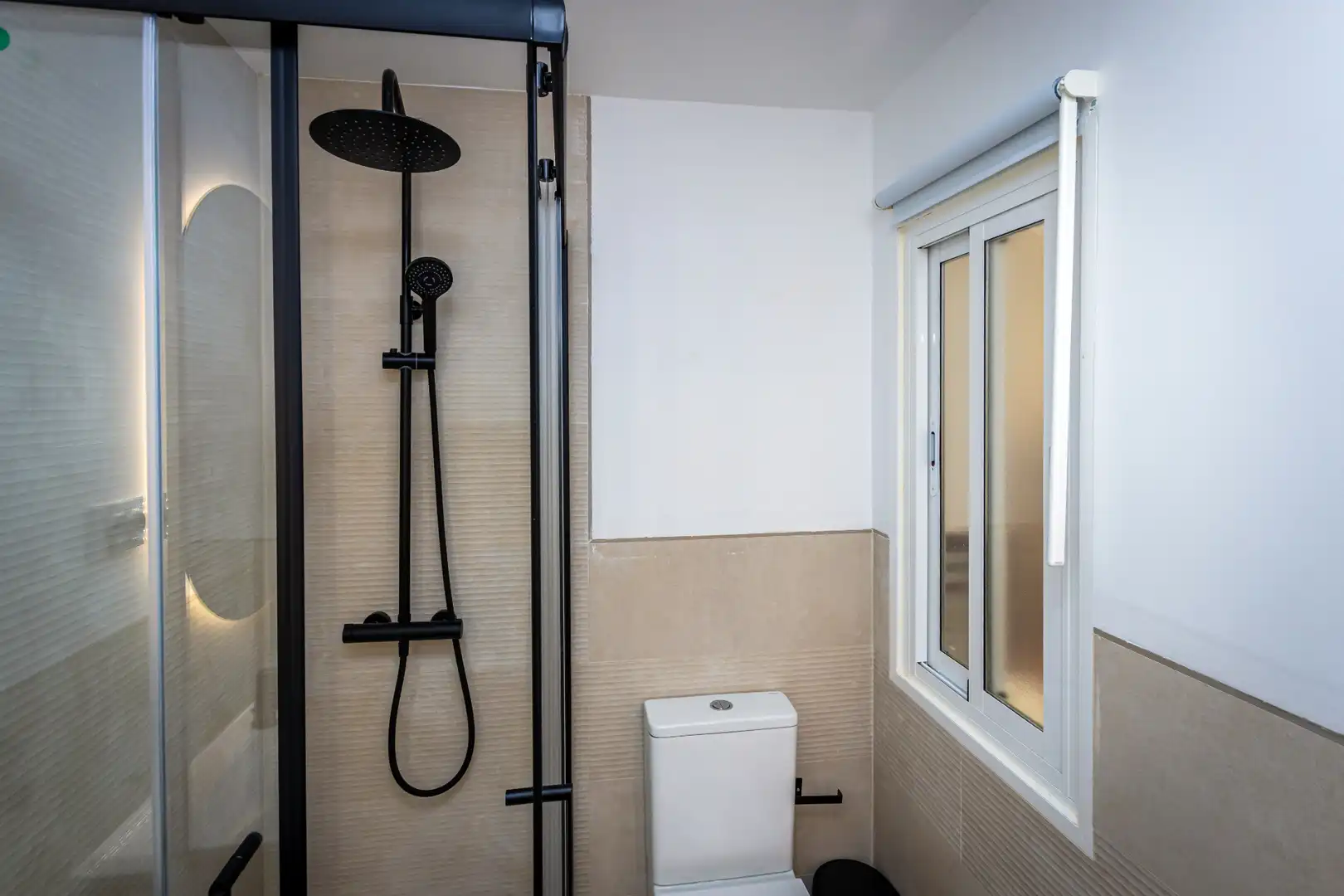 Bathroom of Flat for share in Parla  with Heating, Furnished and Oven