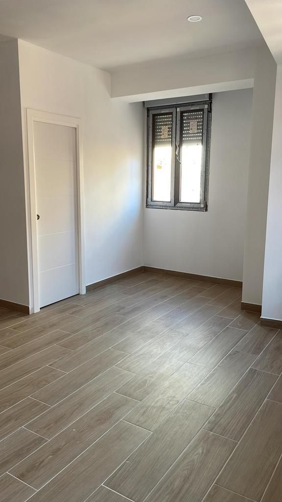 Bedroom of Flat for sale in  Sevilla Capital