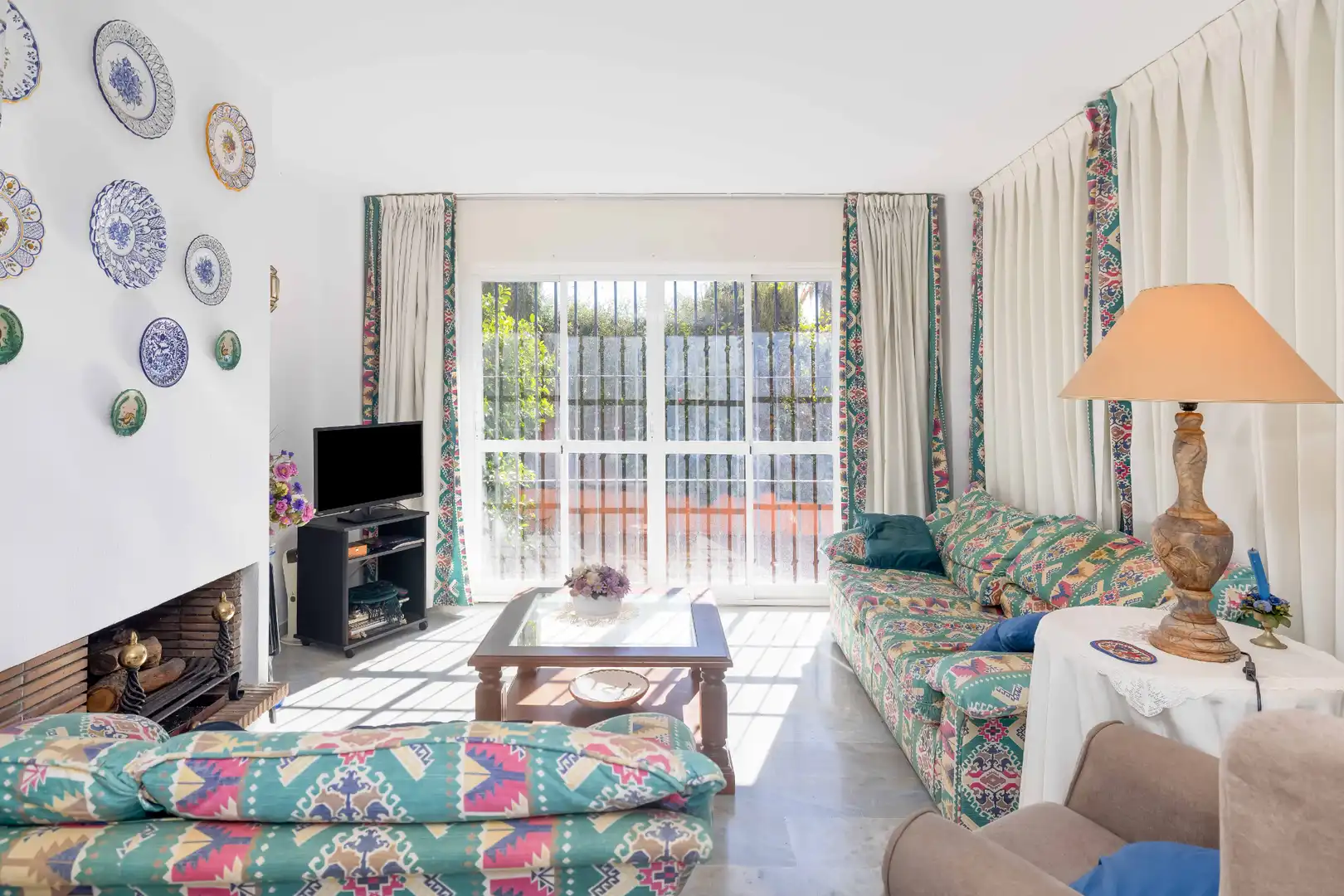 Sala de estar de Dúplex en venta en Marbella con Terraza, Alarma y Piscina comunitaria