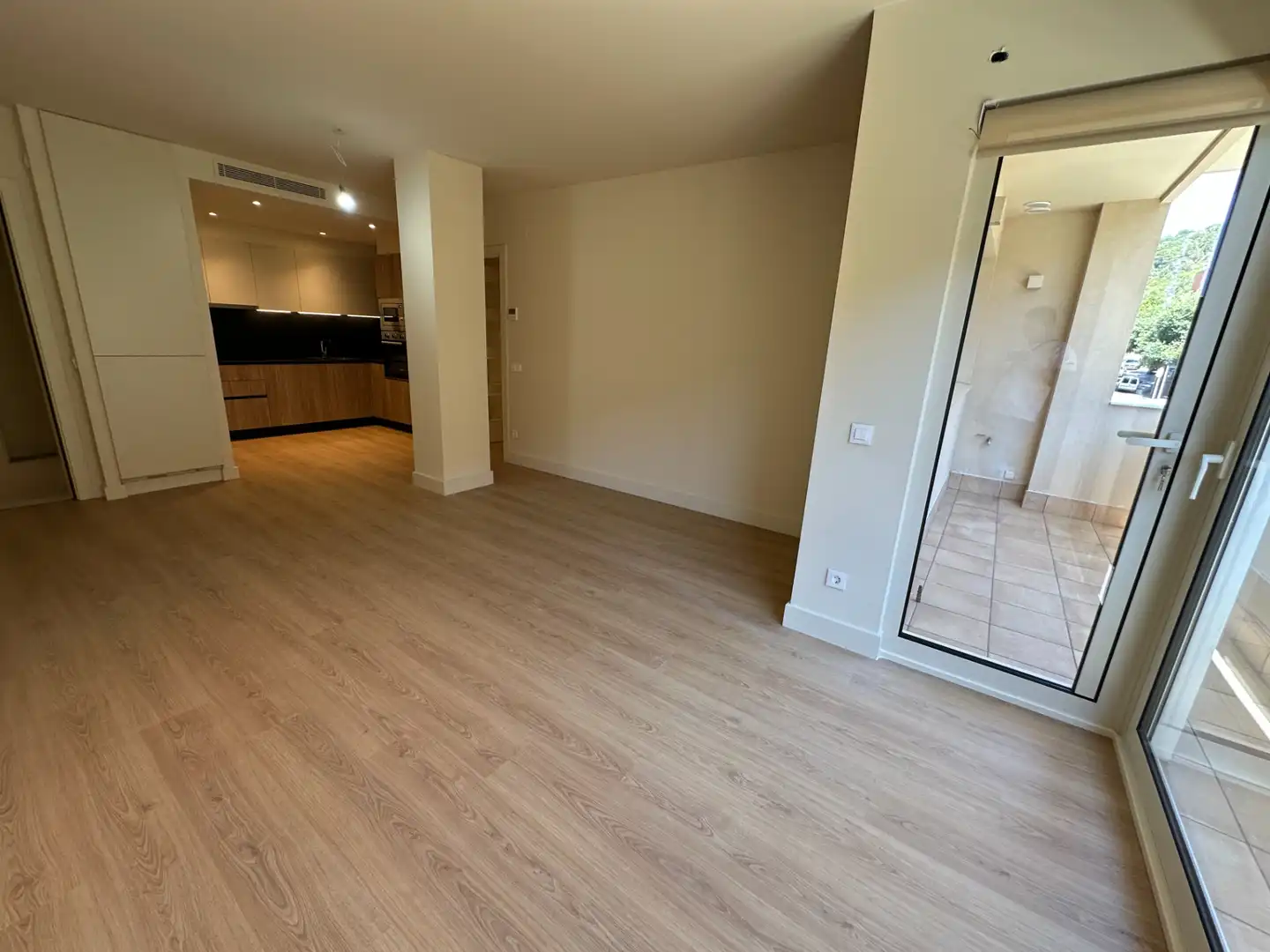 Neubau-Wohnung mit Terrasse zum Verkauf in Avinguda de Catalunya 55, imagen 2