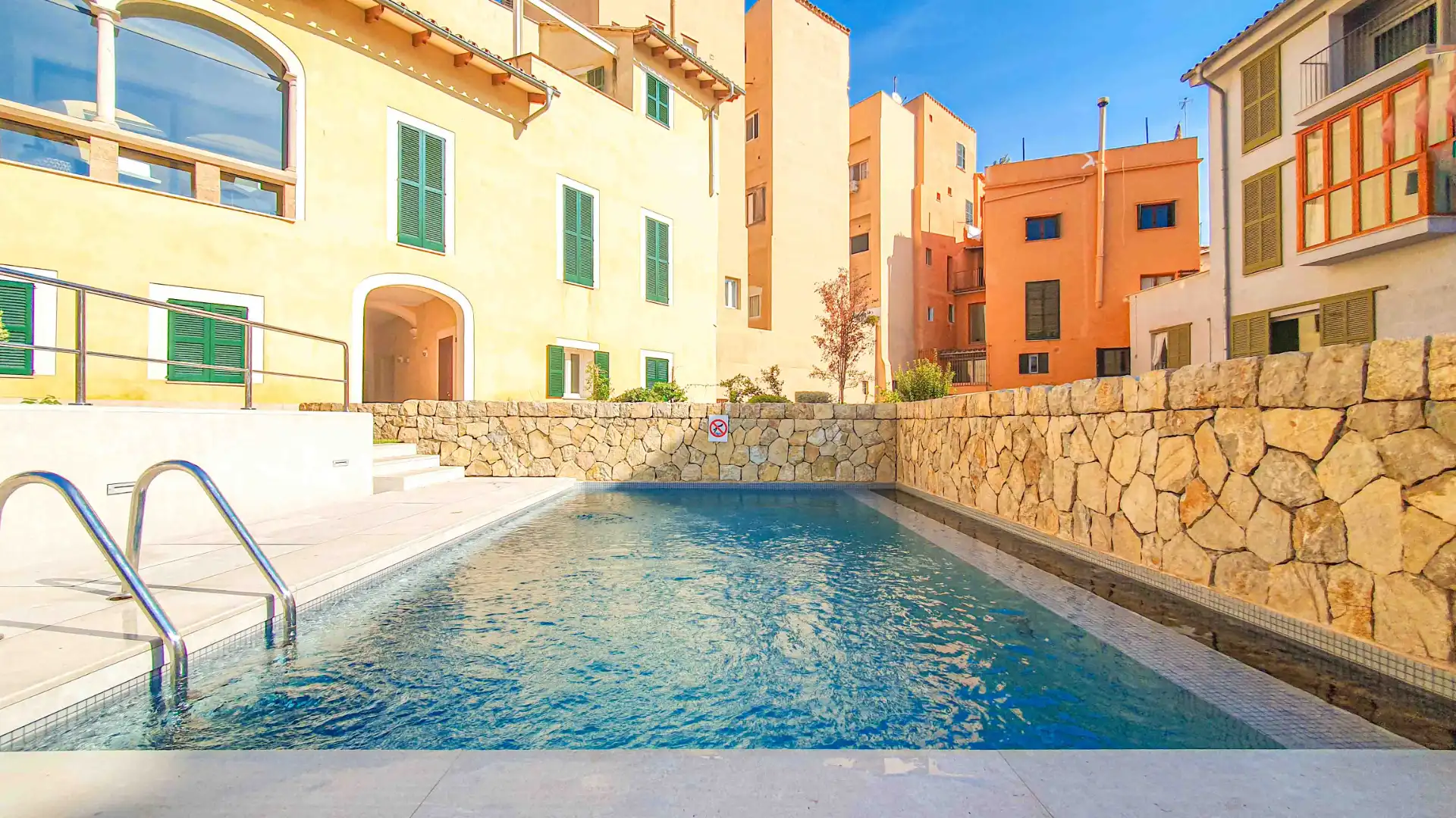 Schwimmbecken von Erdgeschoss zur Miete in  Palma de Mallorca mit Klimaanlage, Heizung und Parkett