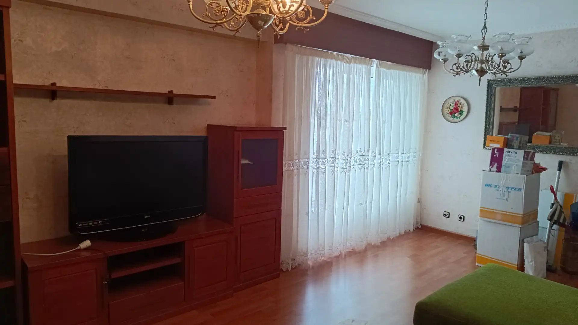 Living room of Flat for rent in A Coruña Capital   with Parquet flooring, Furnished and Oven