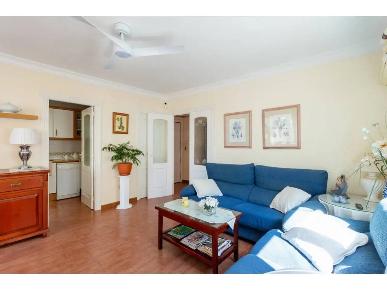 Sala de estar de Apartamento en venta en Almuñécar con Aire acondicionado y Piscina comunitaria