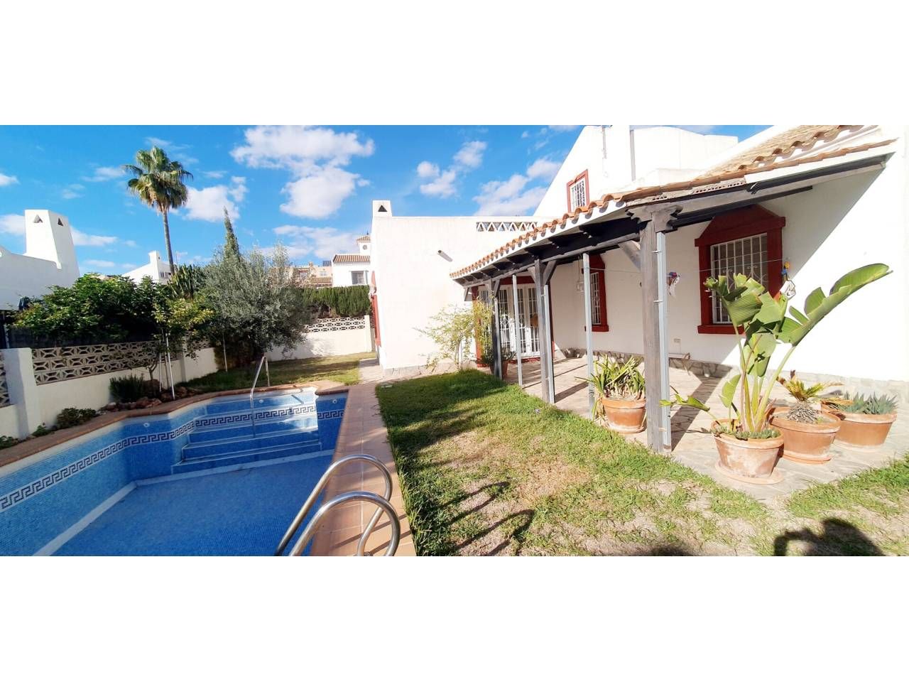Jardí de Casa o xalet en venda en Roquetas de Mar amb Aire condicionat, Calefacció i Jardí privat