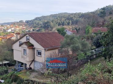 Casa en venda a O Hío