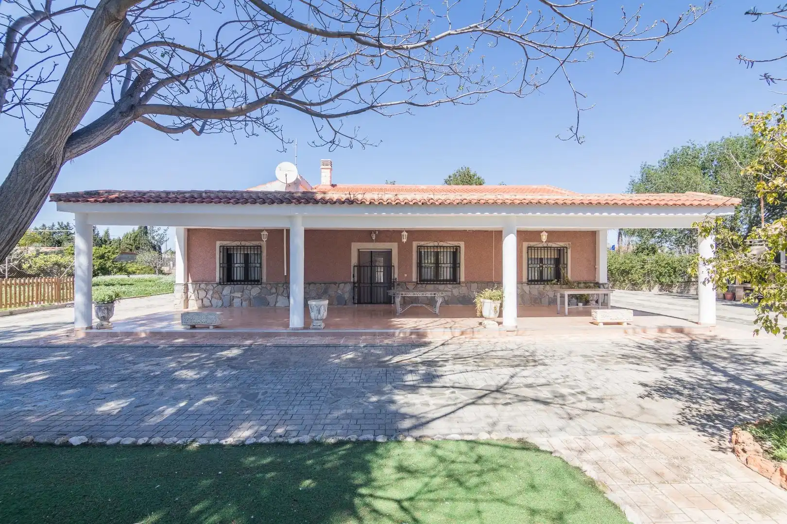 Vista exterior de Casa o chalet en venta en Redován con Jardín privado, Terraza y Piscina