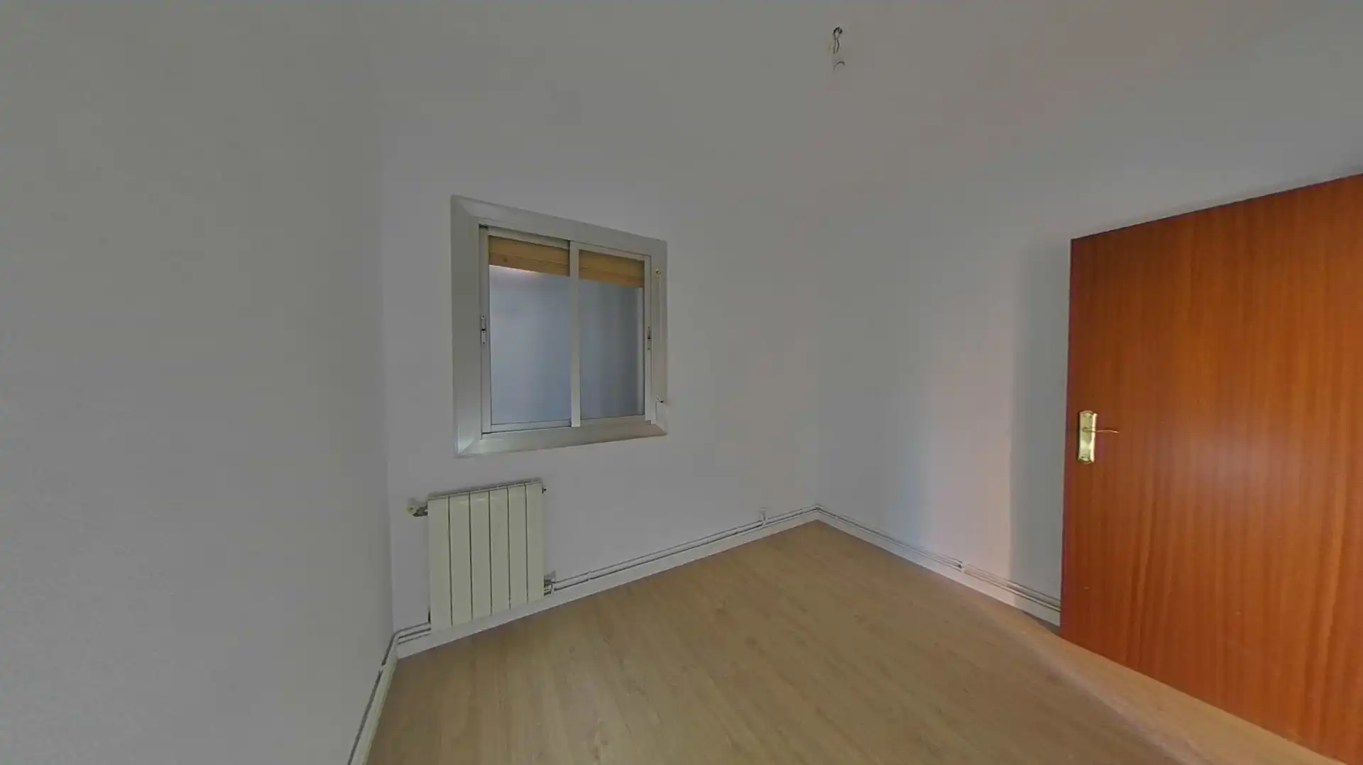 Habitación de Piso en venta en L'Hospitalet de Llobregat con Parquet y Balcón