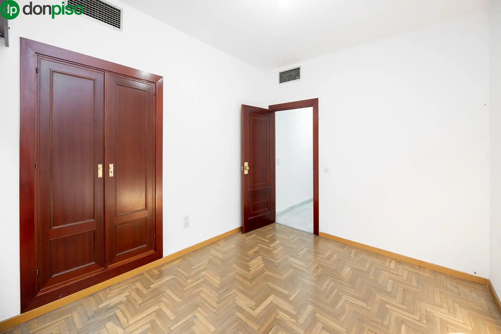 Piso en venta en Avenida Divina Pastora 7 Bloque 2, 7, San Ildefonso