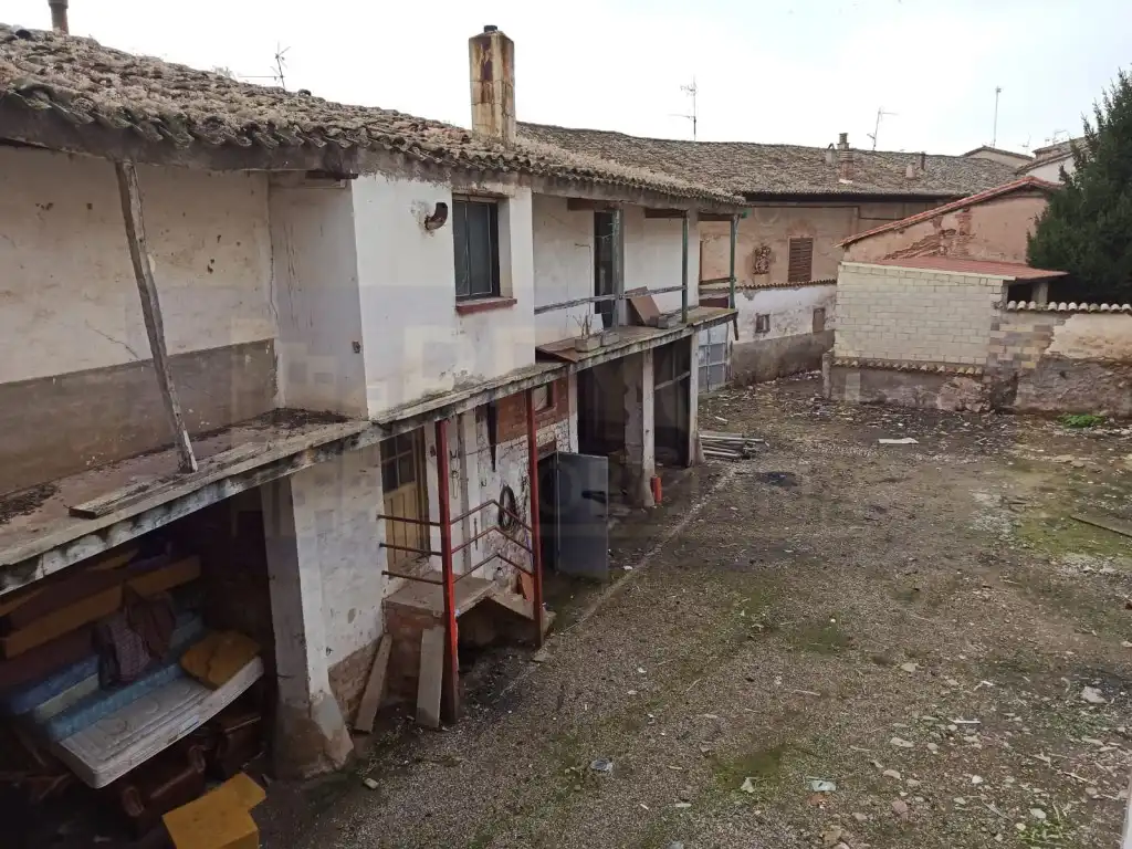 Vista exterior de Casa o chalet en venta en Arenzana de Abajo con Jardín privado