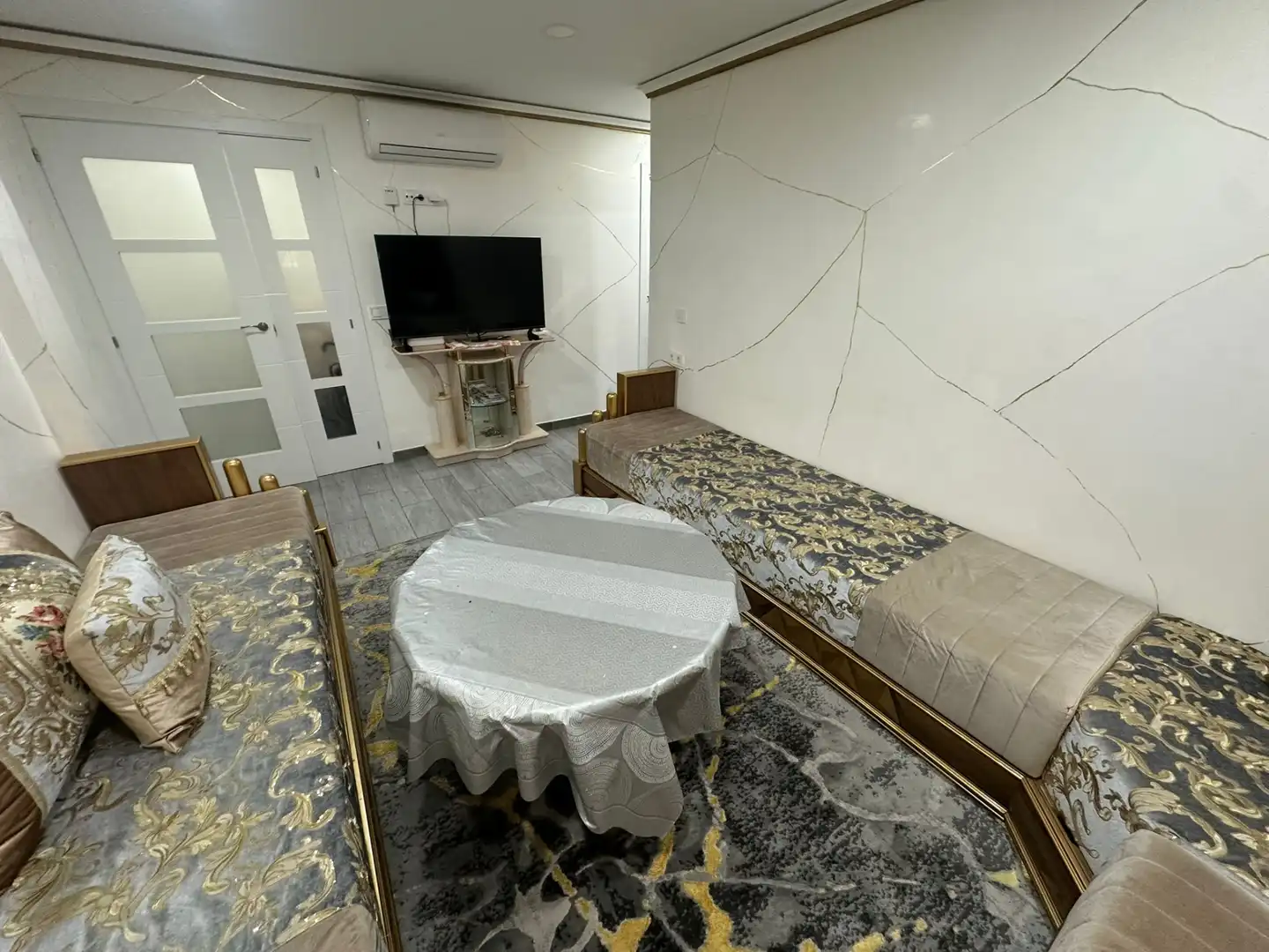 Sala d'estar de Pis en venda en Parla amb Aire condicionat