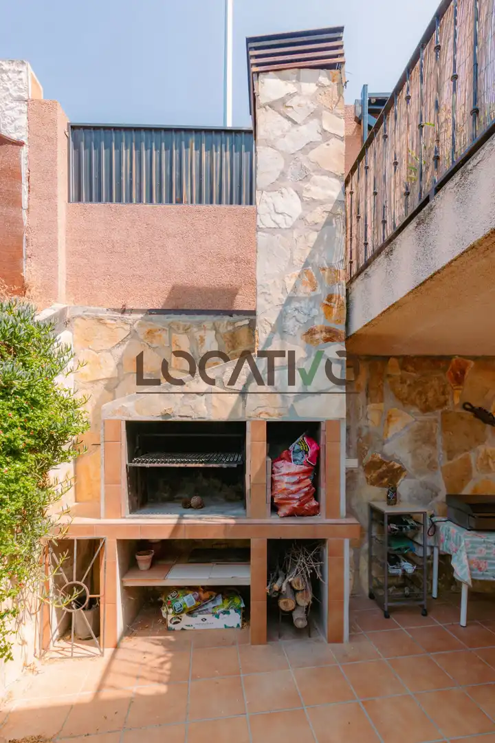 Terrassa de Casa o xalet en venda en Navas del Rey amb Aire condicionat, Calefacció i Jardí privat