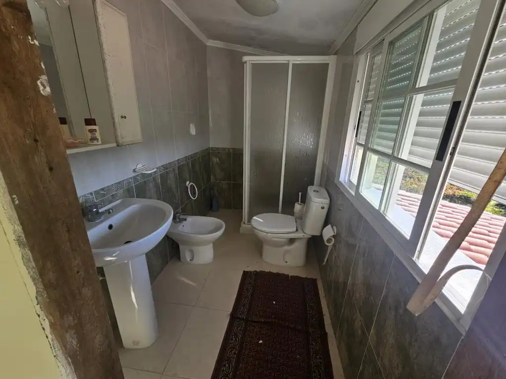 Bany de Casa o xalet en venda en Boiro amb Calefacció, Jardí privat i Parquet