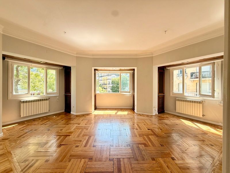 Living room of Flat for sale in  Madrid Capital  with Heating and Terrace