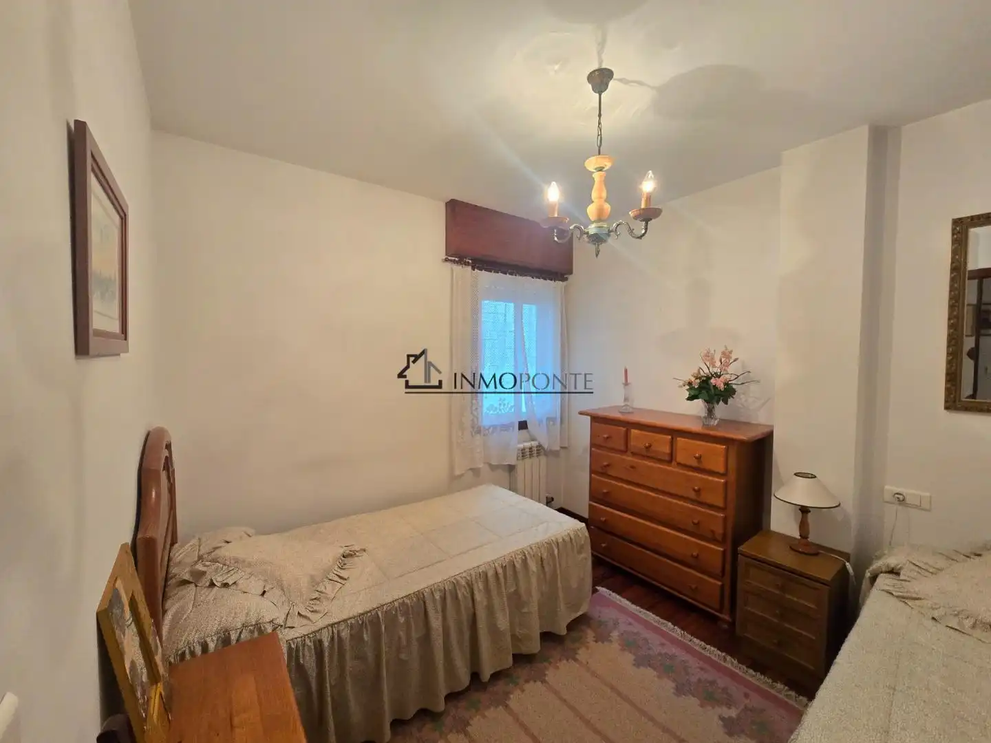 Bedroom of Flat for rent in Pontevedra Capital   with Heating, Oven and Washing machine