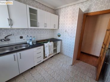 Piso en venta en Calle SALEGAR