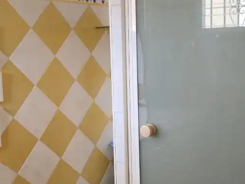 Bany de Casa o xalet en venda en Algeciras amb Aire condicionat, Terrassa i Balcó