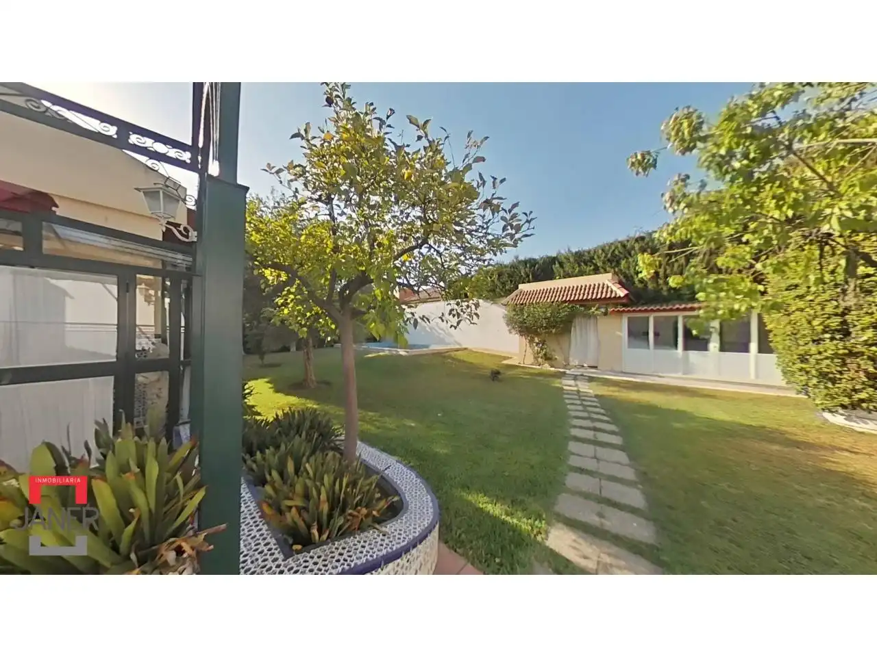 Jardí de Casa o xalet en venda en Tomares amb Aire condicionat, Jardí privat i Terrassa