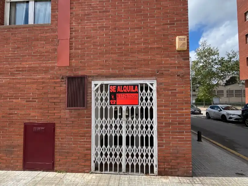 Local comercial en alquiler en Carrer del Doctor Gimbernat 27