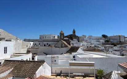 Vista exterior de Casa o xalet en venda en Vejer de la Frontera amb Aire condicionat, Terrassa i Balcó