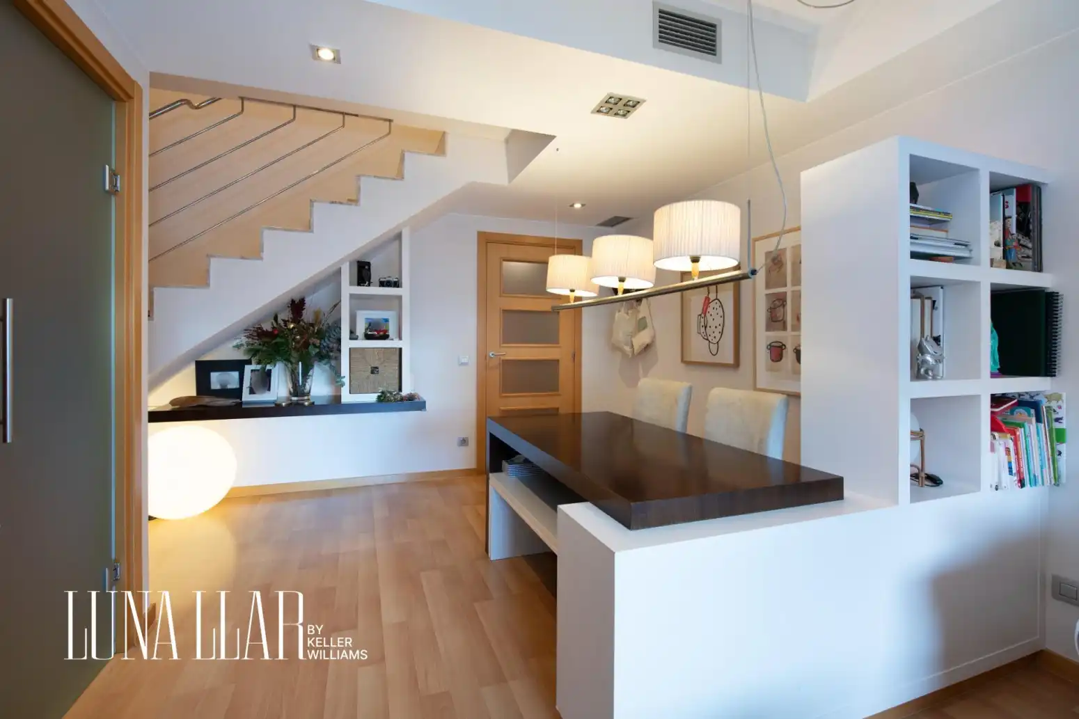 Living room of Flat for sale in Castelldefels  with Parquet flooring, Terrace and Balcony