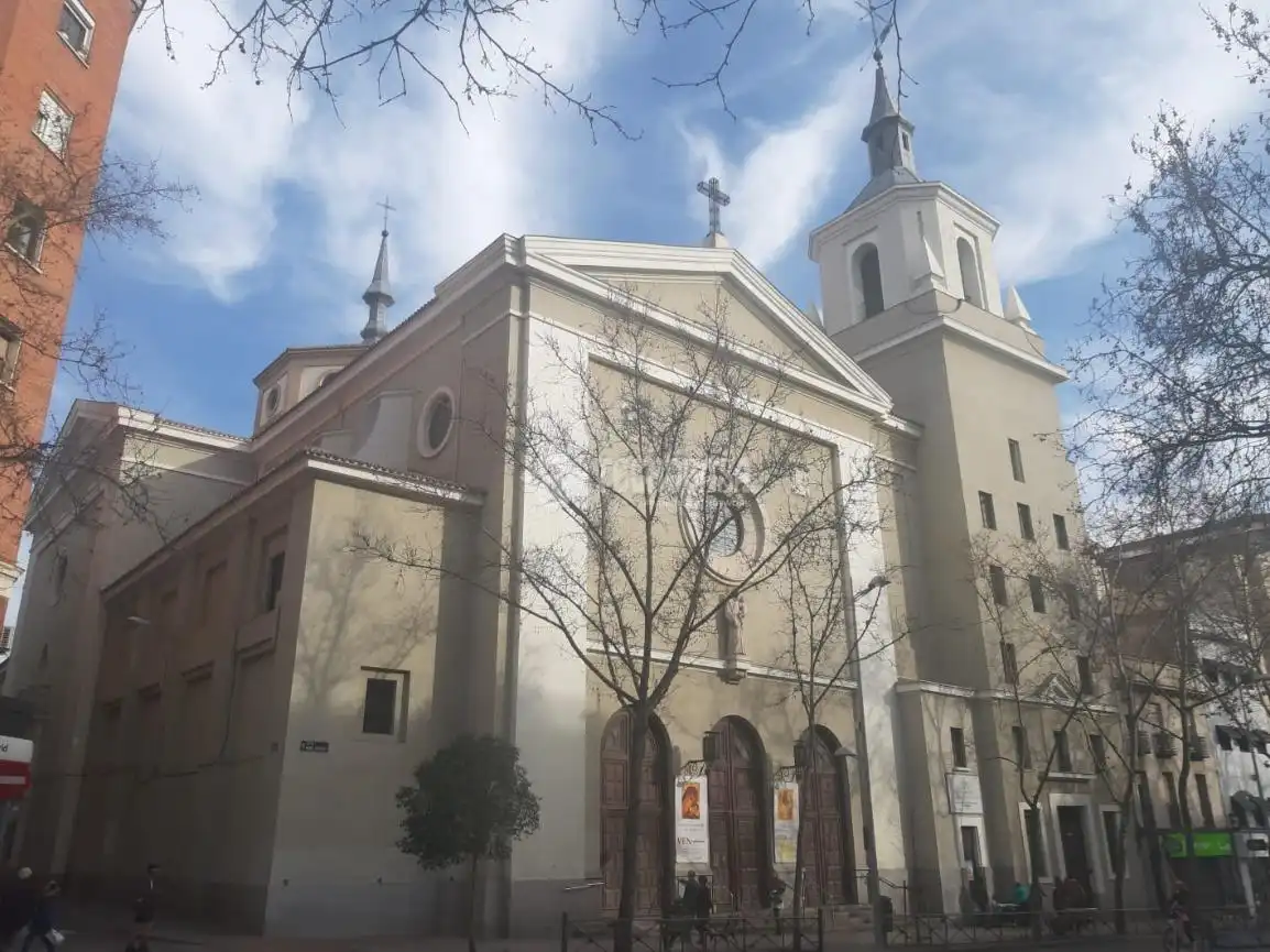 Vista exterior de Piso en venta en Madrid