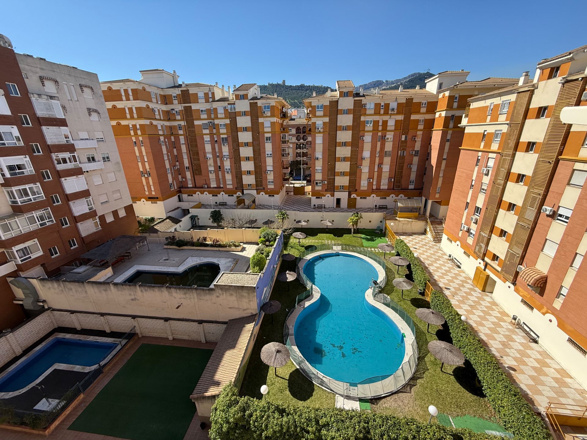 Vista exterior de Piso de alquiler en  Jaén Capital con Aire acondicionado, Calefacción y Terraza