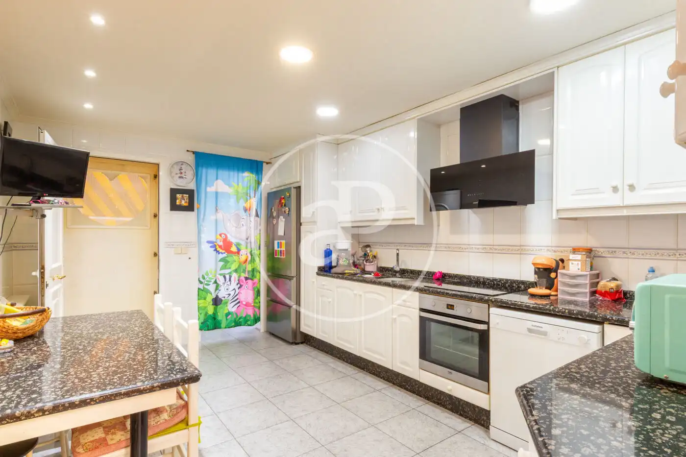 Kitchen of Houses for sale in Serra  with Air Conditioner, Heating and Private garden