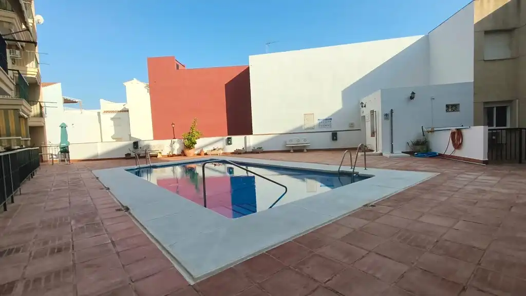 Piscina de Apartamento en venta en Torrox con Amueblado