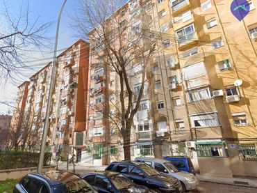Flat with lift for sale in Ciudad Lineal