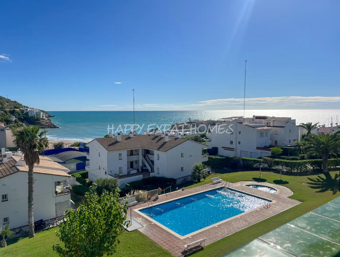 Vista exterior de Pis en venda en Sitges amb Aire condicionat, Calefacció i Jardí privat
