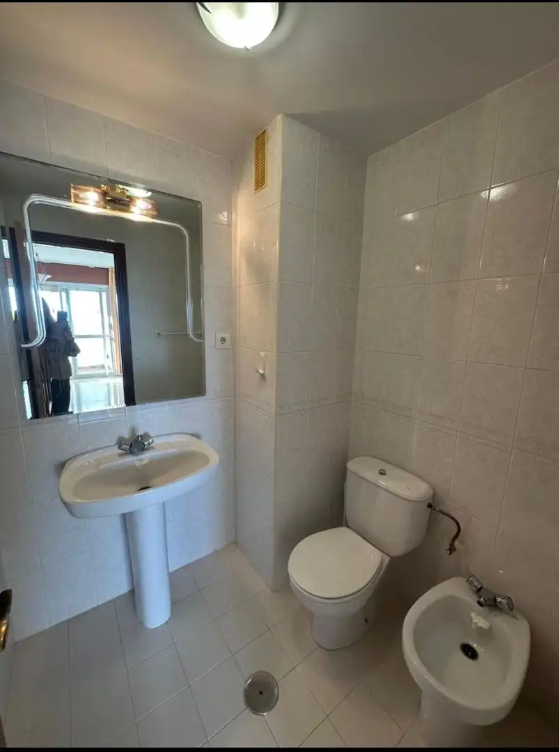 Baño de Piso en venta en Rincón de la Victoria con Aire acondicionado, Terraza y Piscina comunitaria